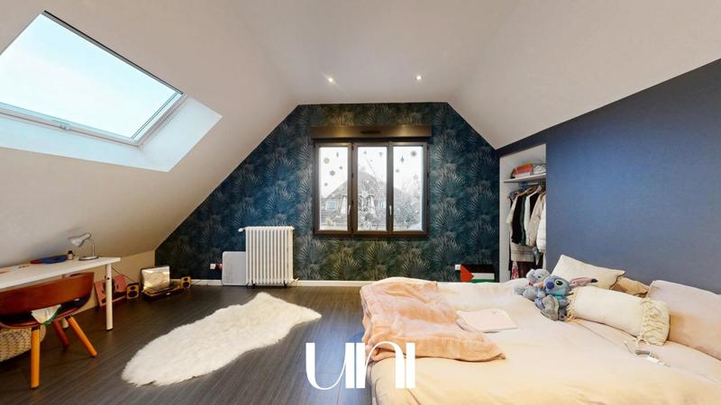 Maison - 208 m² - 9 pièces