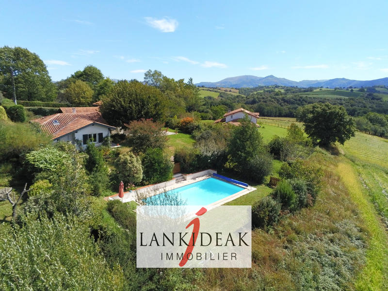 Maison - 194 m² - 6 pièces