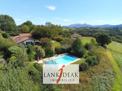 Maison - 194 m² - 6 pièces