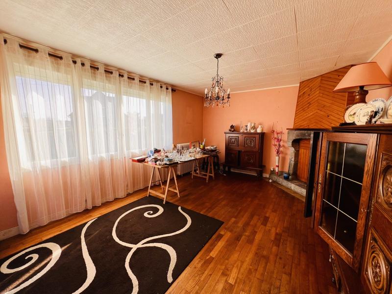 Maison - 101 m² - 7 pièces