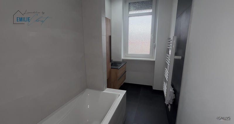 Appartement - 95 m² - 3 pièces