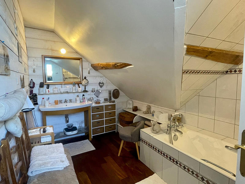 Maison - 200 m² - 8 pièces