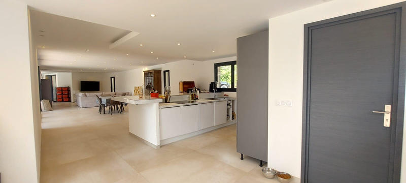Villa - 250 m² - 6 pièces