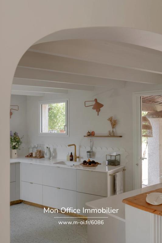 Maison - 230 m² - 8 pièces