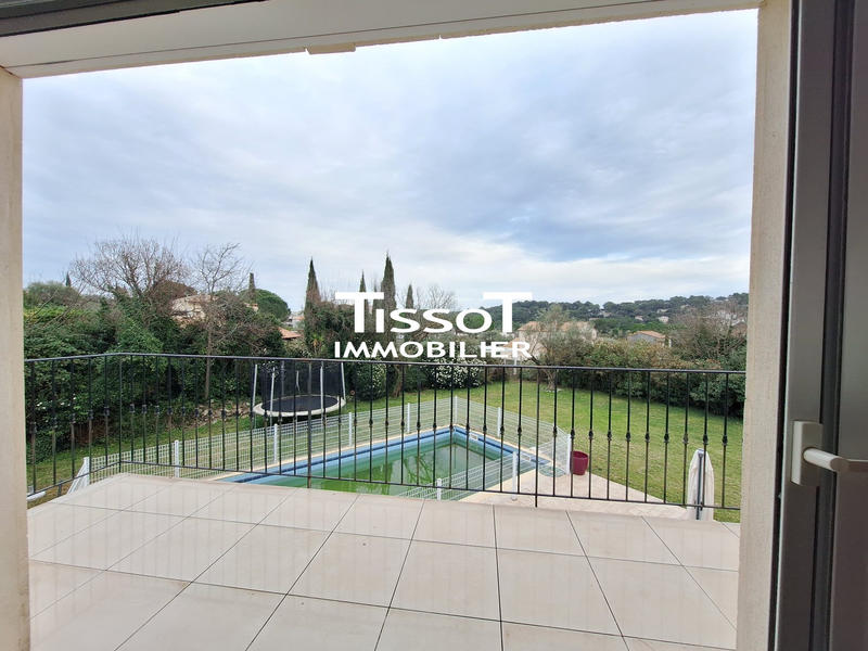 Villa - 230 m² - 6 pièces