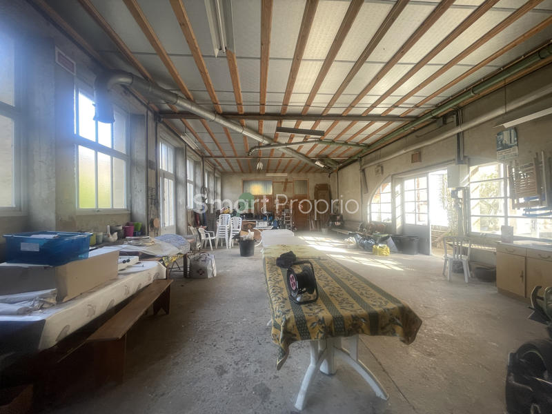 Propriété - 222 m² - 7 pièces