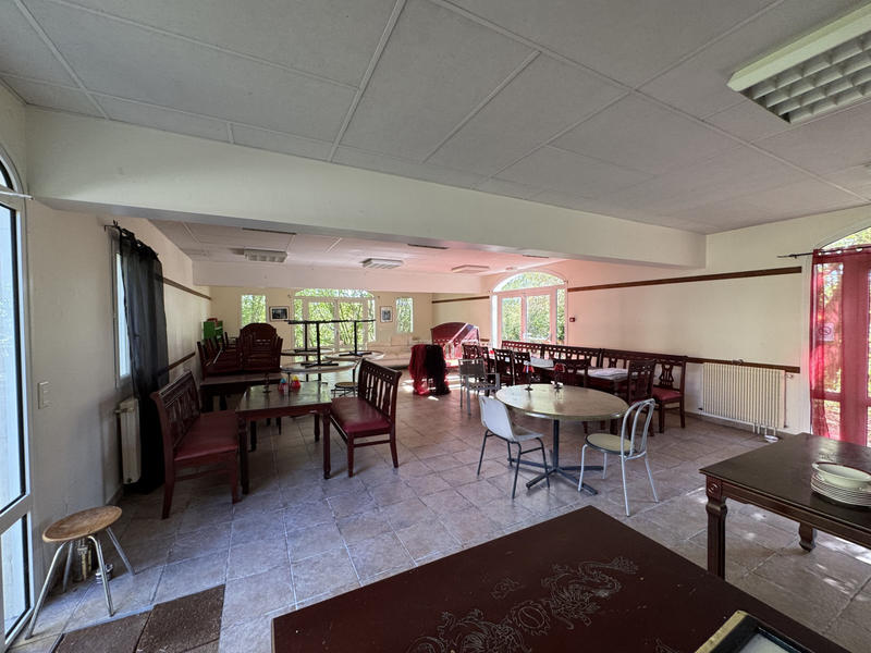 Maison - 477 m² - 15 pièces