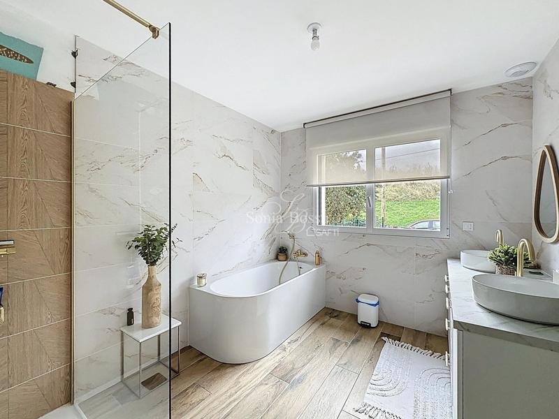 Maison - 140 m² - 7 pièces