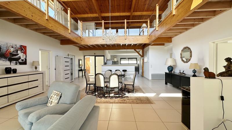 Maison d'architecte - 270 m² - 7 pièces