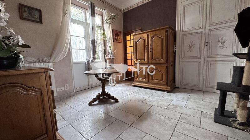 Maison - 265 m² - 11 pièces