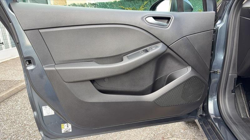 Renault Clio 1.6 E-tech 140 Business