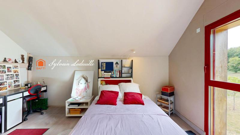 Maison - 180 m² - 5 pièces