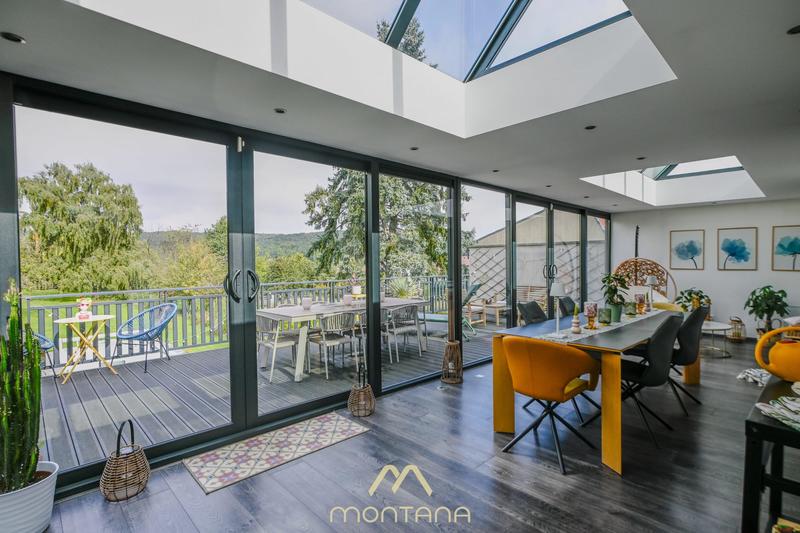 Maison - 230 m² - 8 pièces