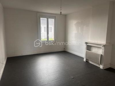 Maison - 180 m² - 9 pièces