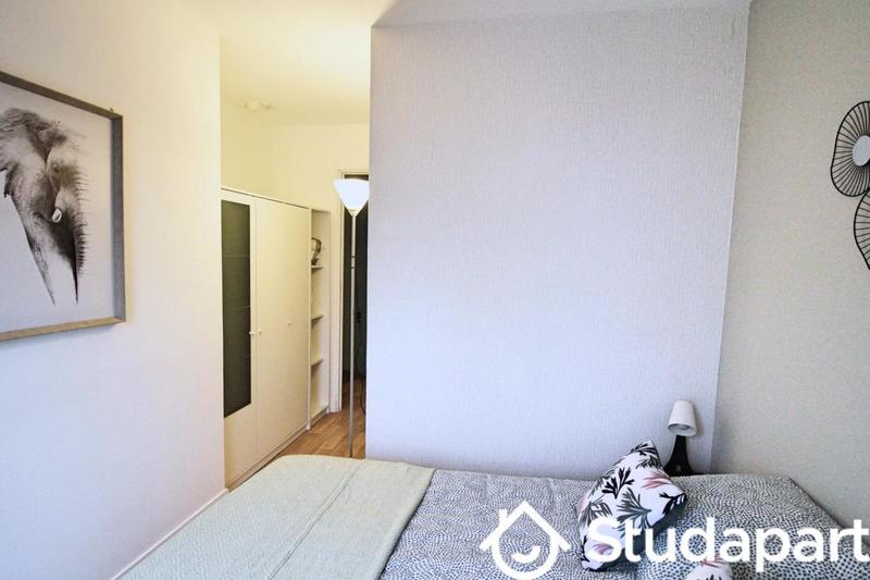 Chambre - 10 m² - 1 pièce