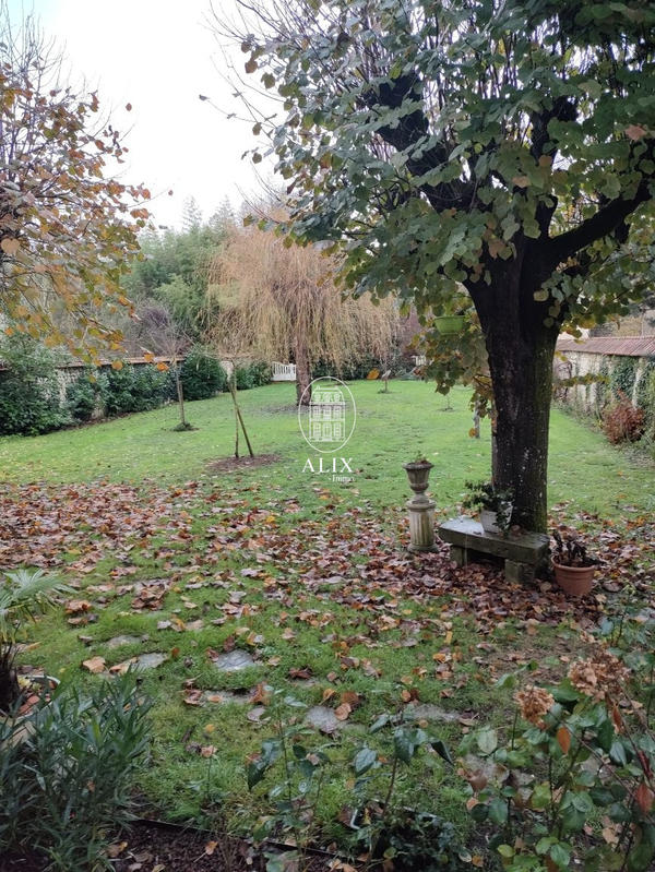 Maison - 180 m² - 7 pièces