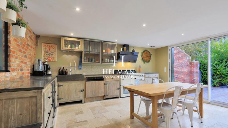 Maison - 195 m² - 7 pièces