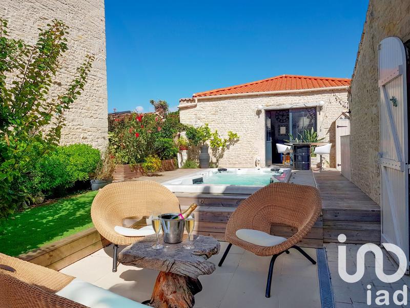 Maison - 280 m² - 8 pièces