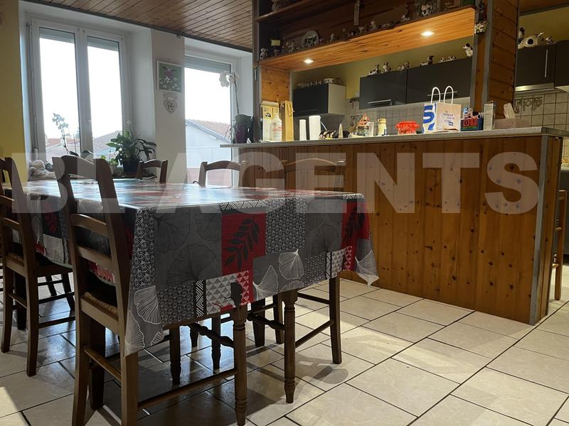 Maison - 174 m² - 9 pièces