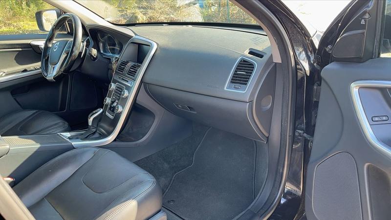 Volvo Xc60 1 2.4 D5 220 Awd Geartronic8 Summum - Automatique Toit ouvrant