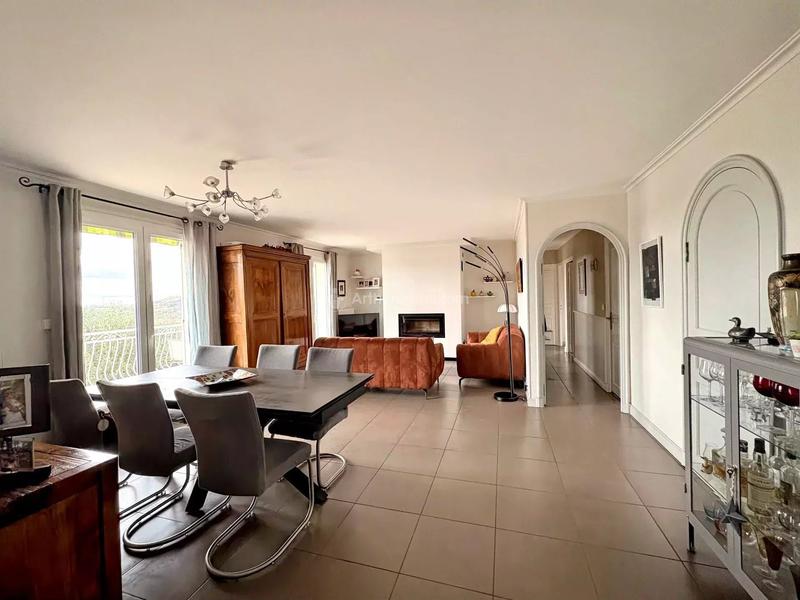 Maison - 143 m² - 5 pièces