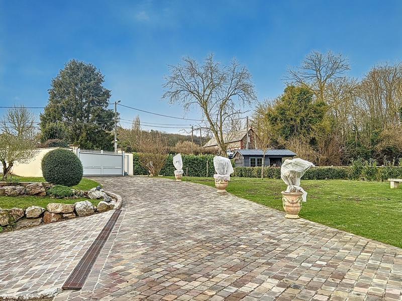 Maison - 262 m² - 6 pièces