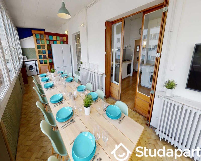 Chambre - 77 m² - 1 pièce