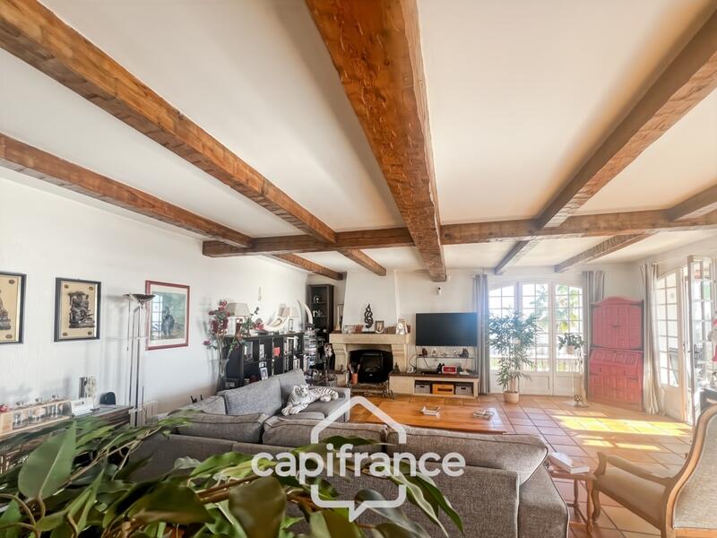 Villa - 228 m² - 8 pièces