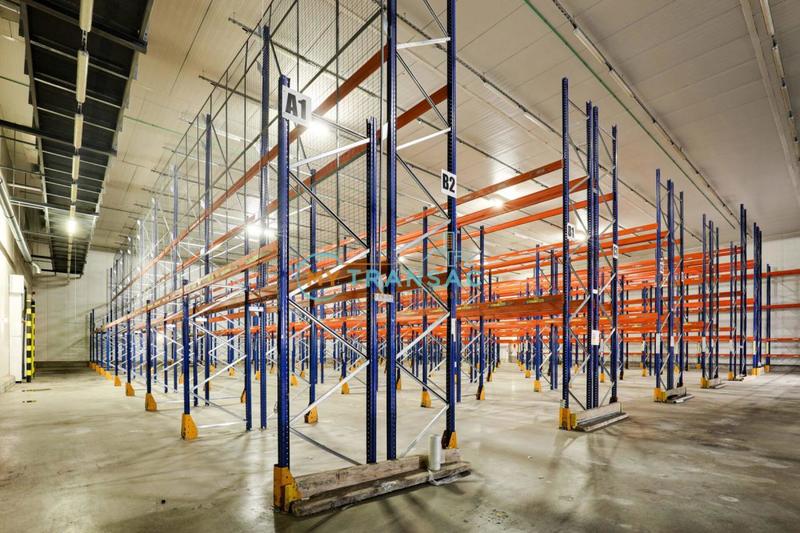 Entrepôt - 6 897 m²