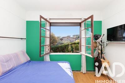 Maison - 180 m² - 6 pièces