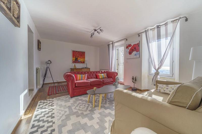 Maison - 360 m² - 10 pièces