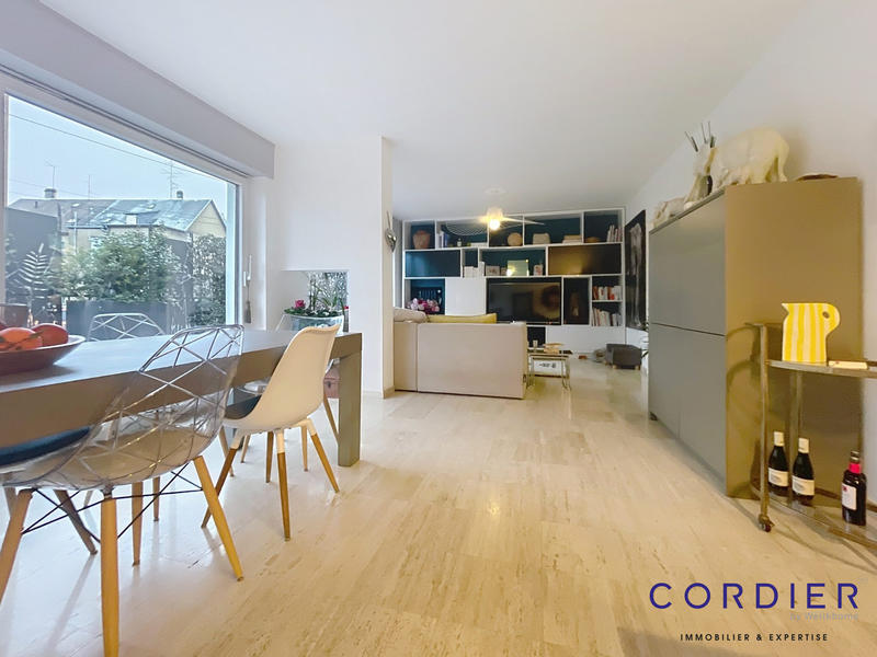 Appartement - 96 m² - 5 pièces