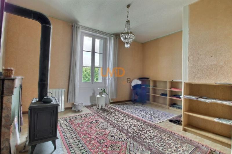 Demeure - 217 m² - 6 pièces