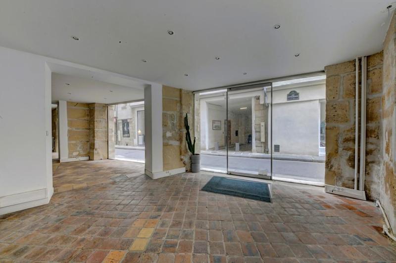 Maison - 573 m² - 6 pièces