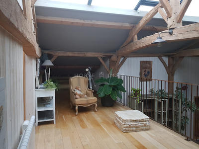 Maison - 443 m² - 9 pièces