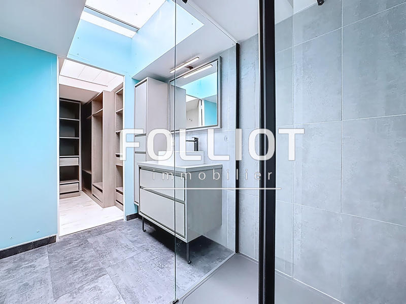 Appartement - 200 m² - 6 pièces