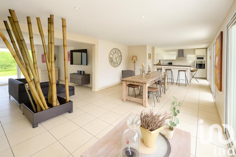 Maison - 209 m² - 6 pièces