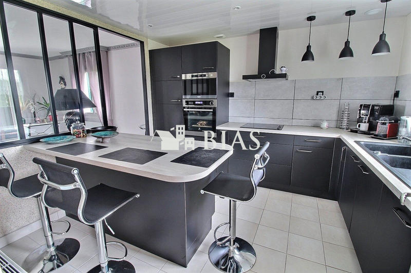 Maison - 120 m² - 6 pièces