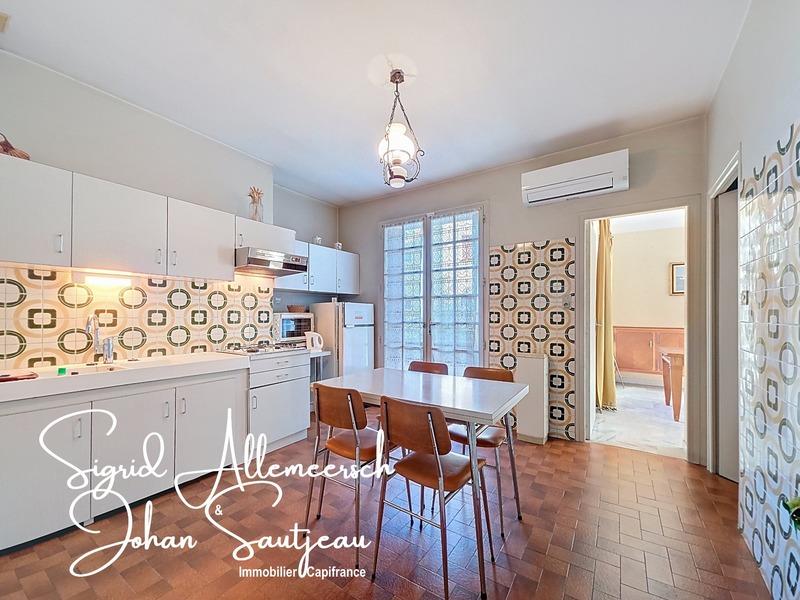 Maison - 200 m² - 9 pièces