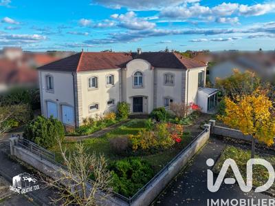 Maison - 267 m² - 9 pièces