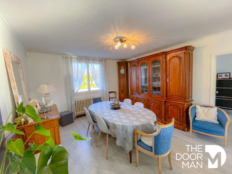 Maison - 200 m² - 6 pièces