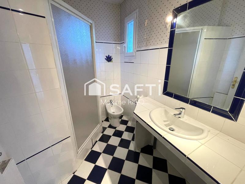 Maison - 284 m² - 8 pièces