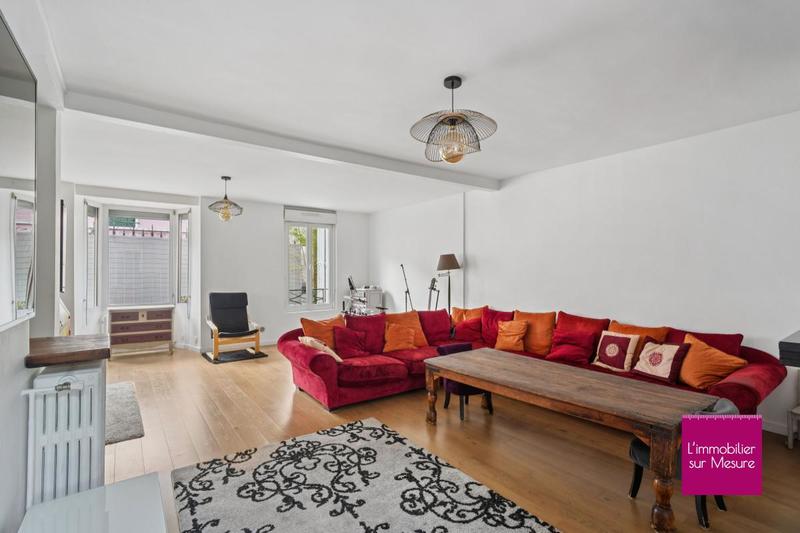 Maison - 210 m² - 6 pièces