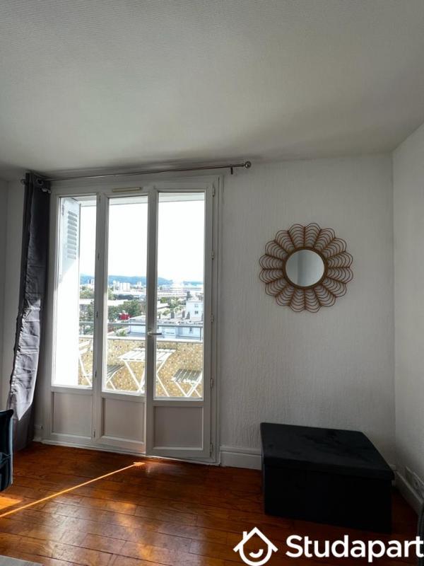 Chambre - 11 m² - 1 pièce