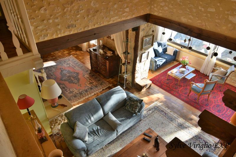 Maison - 207 m² - 6 pièces