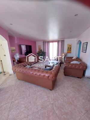 Maison - 200 m² - 7 pièces