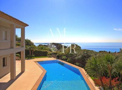 Villa - 315 m² - 8 pièces