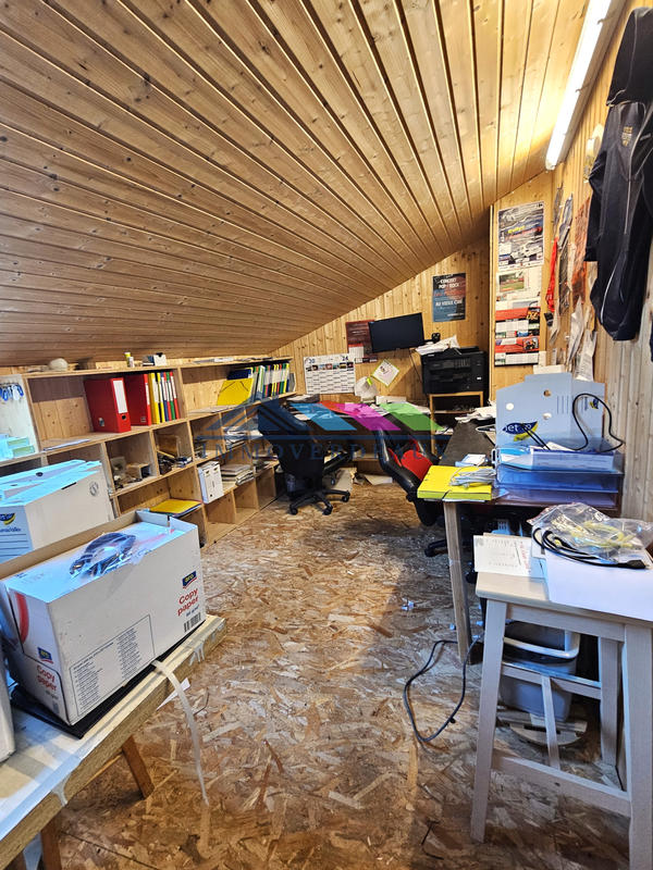 Fonds de commerce - Magasins - 200 m²