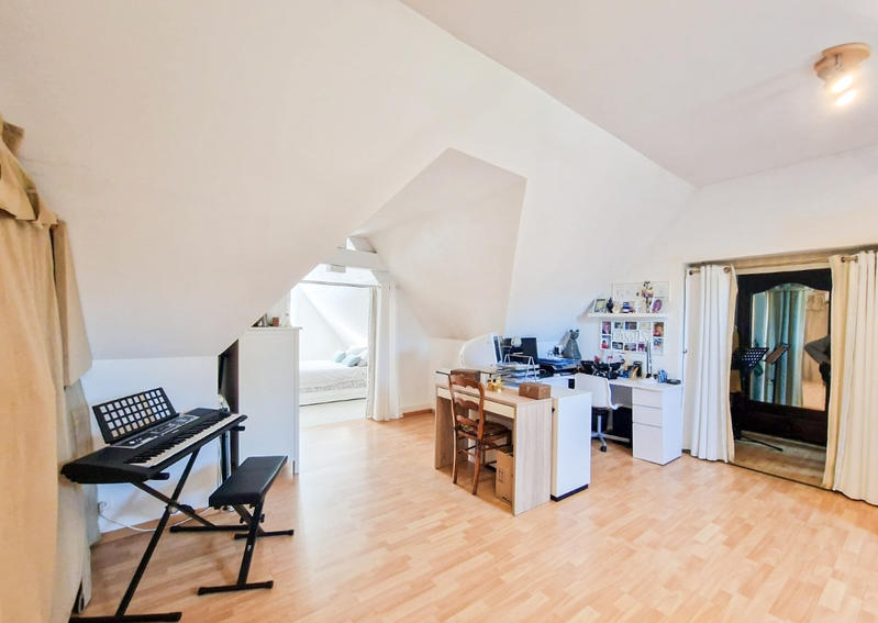 Maison - 212 m² - 7 pièces