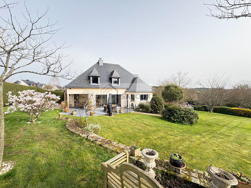 Maison - 176 m² - 7 pièces